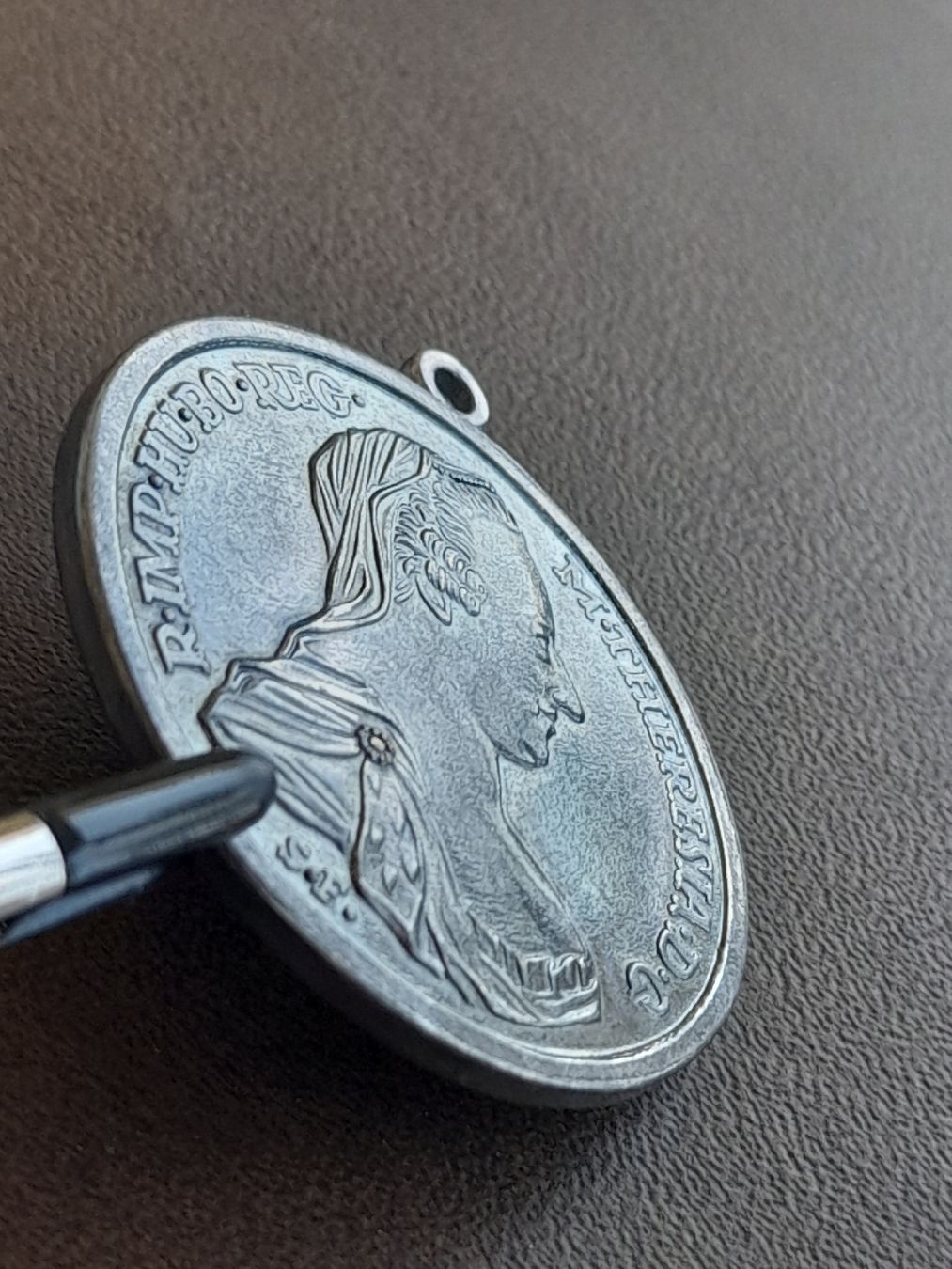 Pendentifs: Thaler Anhänger von 1780 – D'occasion à Basel par Basel_20 5