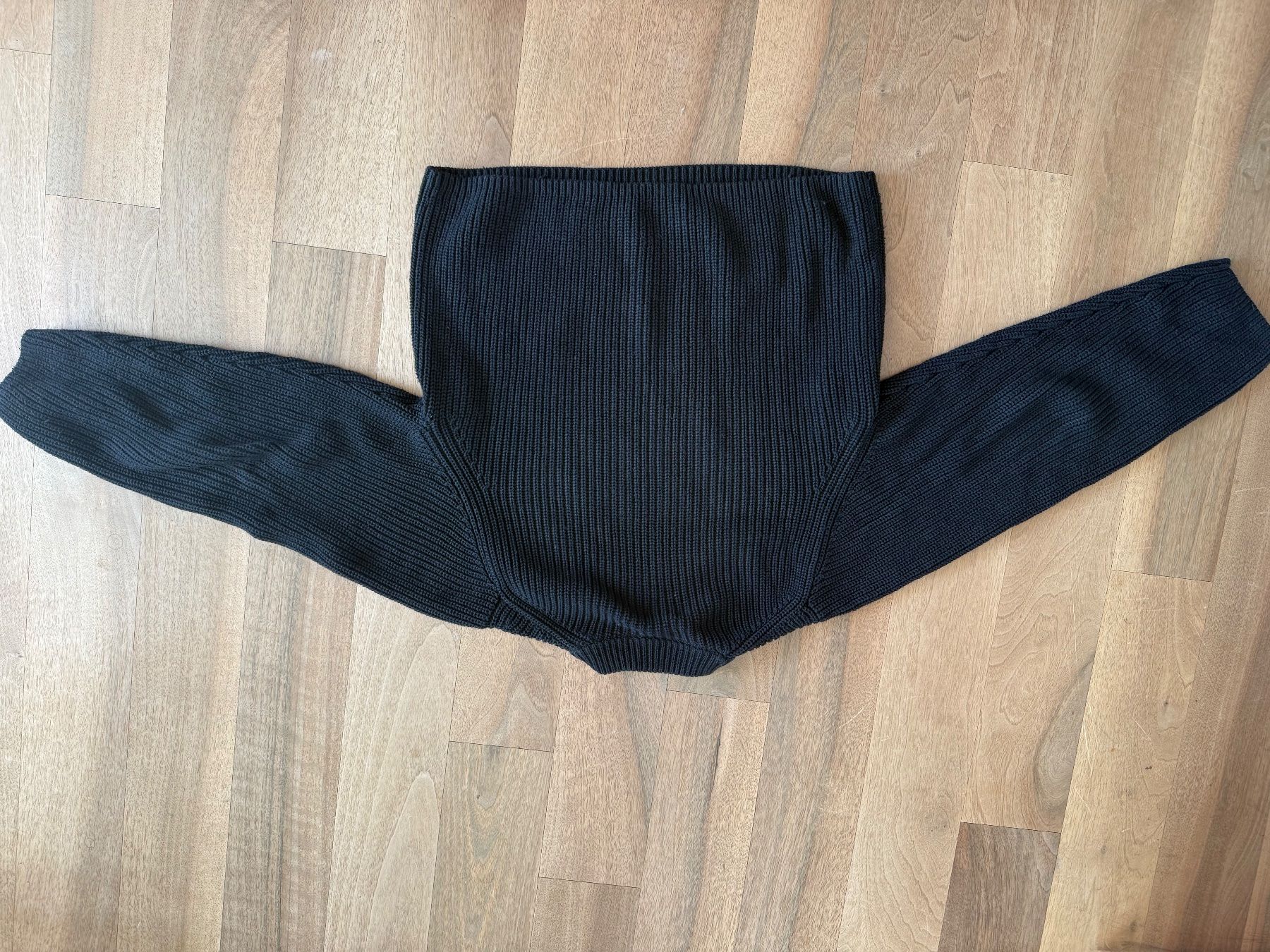 Weekday Pullover & Sweatshirts: Pullover schwarz Grösse S Marke WEEKDAY – Gebraucht aus Ebmatingen von sir_92qc 2