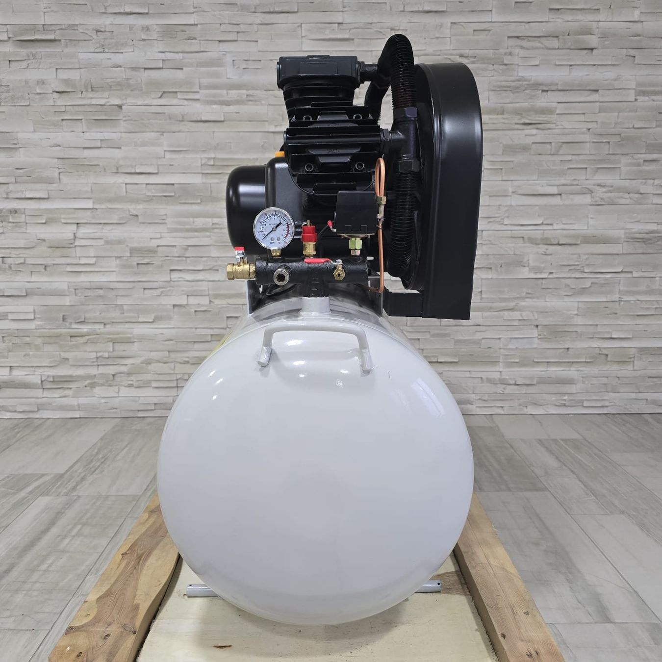 Kompressoren: Druckluft Kompressor 200 Liter - 7.500W Druckluftkompressor – Neu (gemäss Beschreibung) aus Baar von Werkzeugzentrum 8