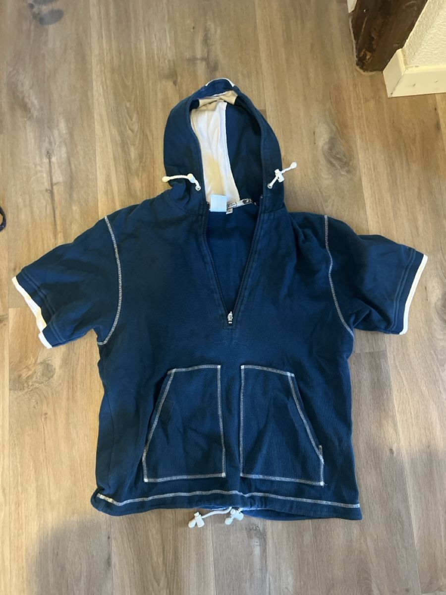 Pullover & Sweatshirts: Kurzärmliger dunkelblauer halfzip hoodie – Gebraucht aus Bremgarten AG von Anna1999999