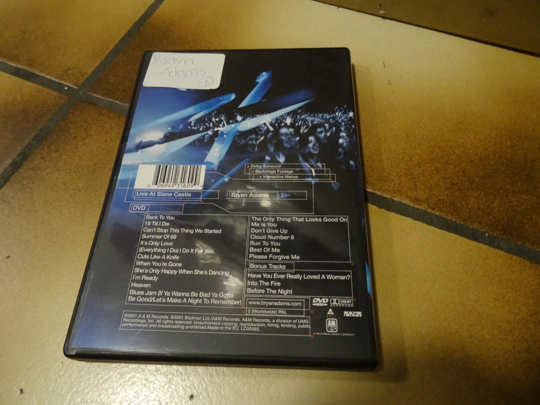 Tutti i DVDs: Bryan Adams Live At Slane Castle DVD – Usato da Olten venduto da Disc-Ausverkauf 2