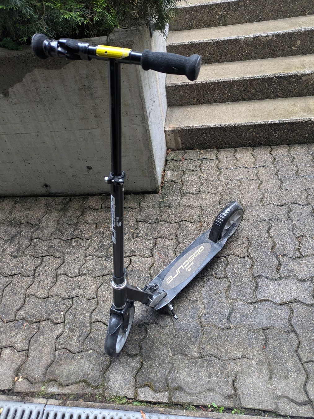 Scooter: Klapproller mit Seitenständer | Fahrbereit – Usato da Arlesheim venduto da Yaniku