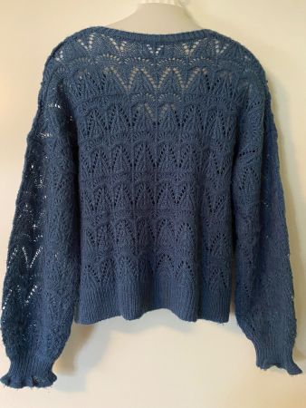 Leichter Strickpulli filigranes Muster XS/S