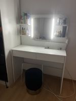 Schminktisch mit LED-Beleuchtung zu verkaufen