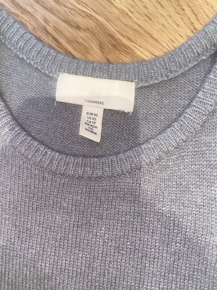 H&M Top: 100% Kaschmir Stricktop XS in grau – Usato da Winterthur venduto da mal_8f2x 2