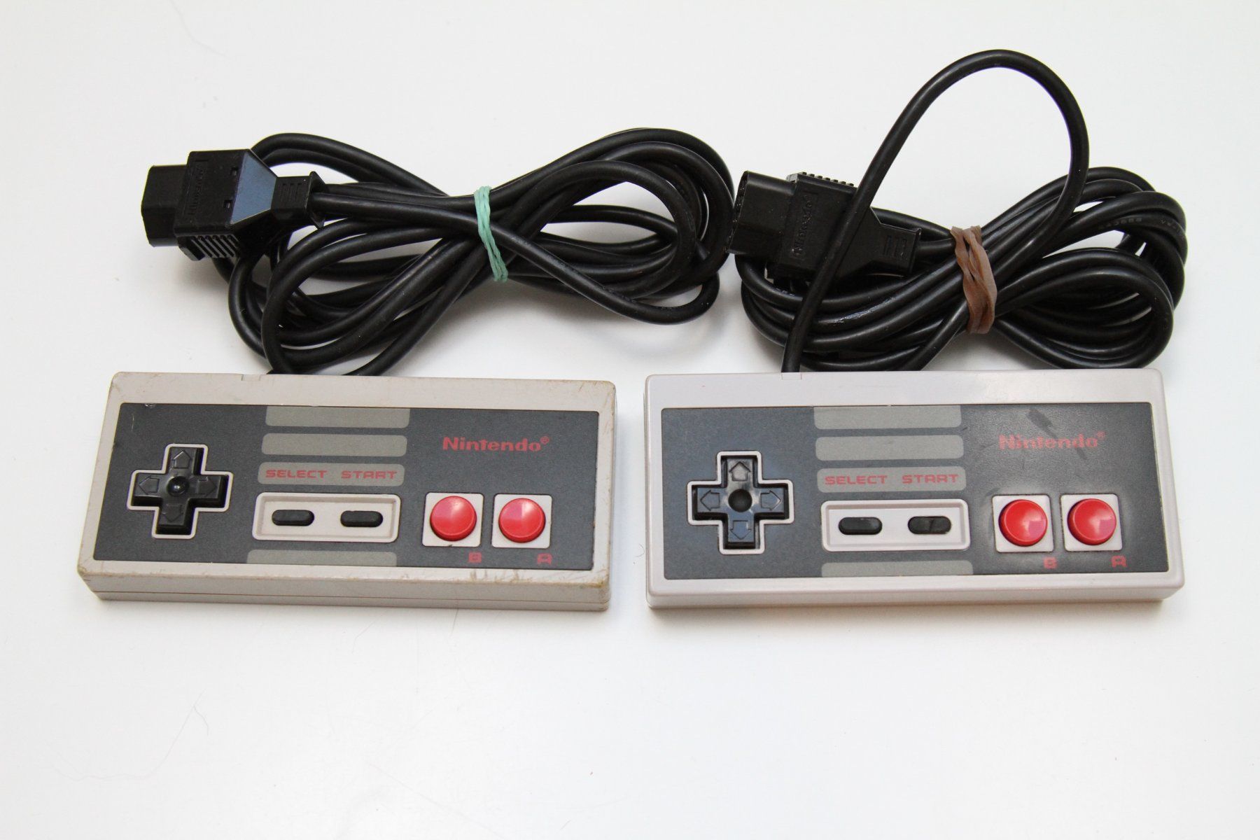 Nintendo Console: Nintendo NES mit Spielen – Usato da Basel venduto da camelot99 3
