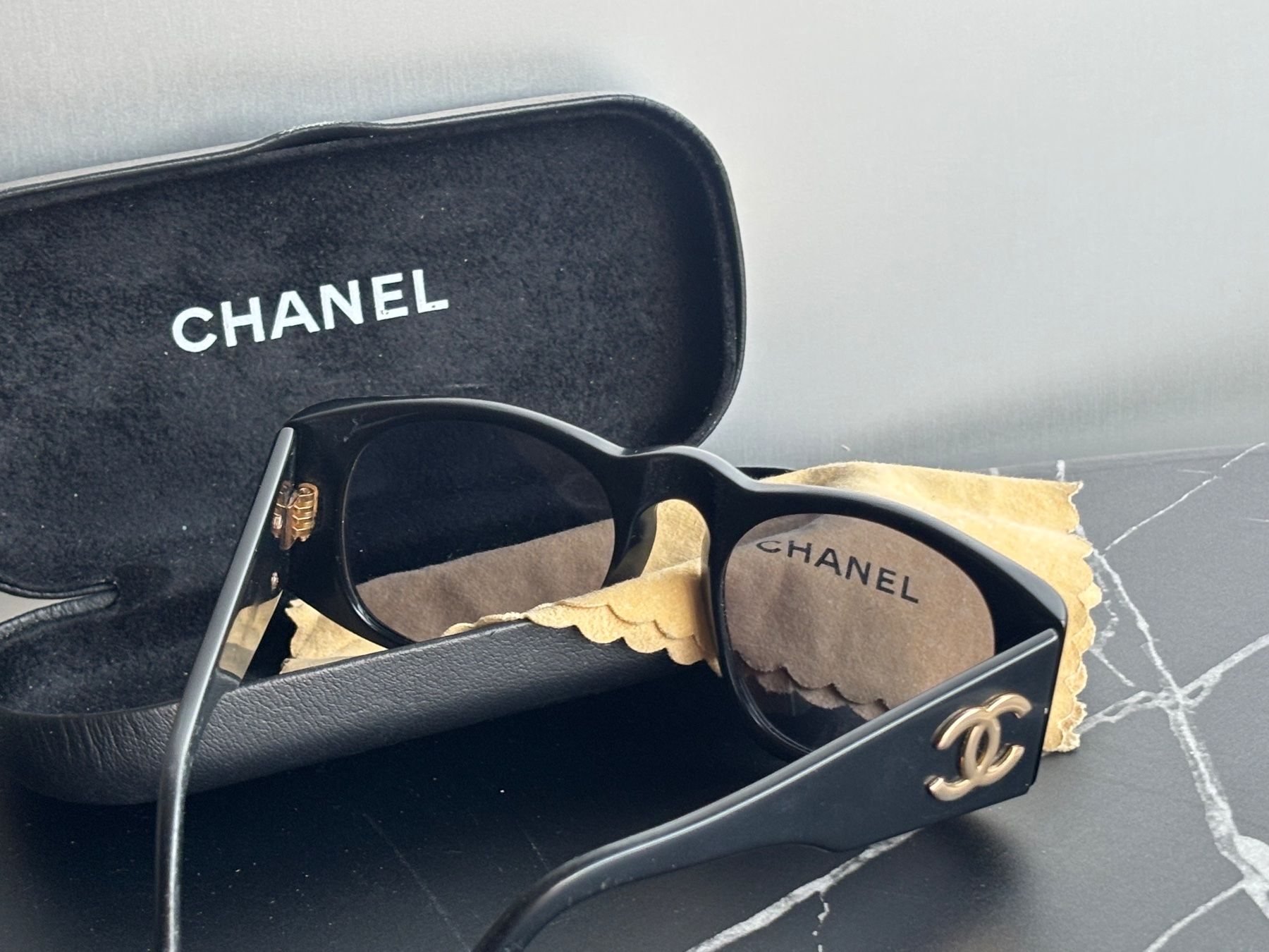 Chanel Brillen & Gläser: Vintage Sonnenbrille von Chanel – Gebraucht aus Rheinfelden von Jeva-Anna 4