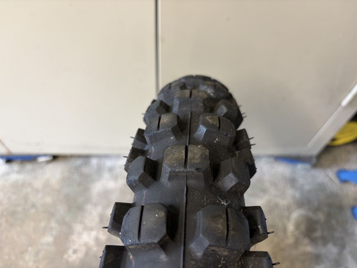 Pneus & Kompletträder: Motorrad Reifen 90/90 - 21 – Gebraucht aus Möhlin von Djferra 3