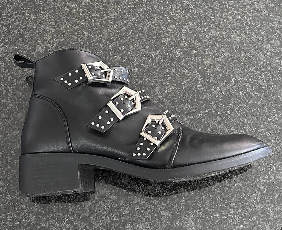 Scarpe da donna: Damen Siefelette, Marke Only, Gr. 39 – Nuovo e nell'imballaggio originale da Weinfelden venduto da Irishtinker