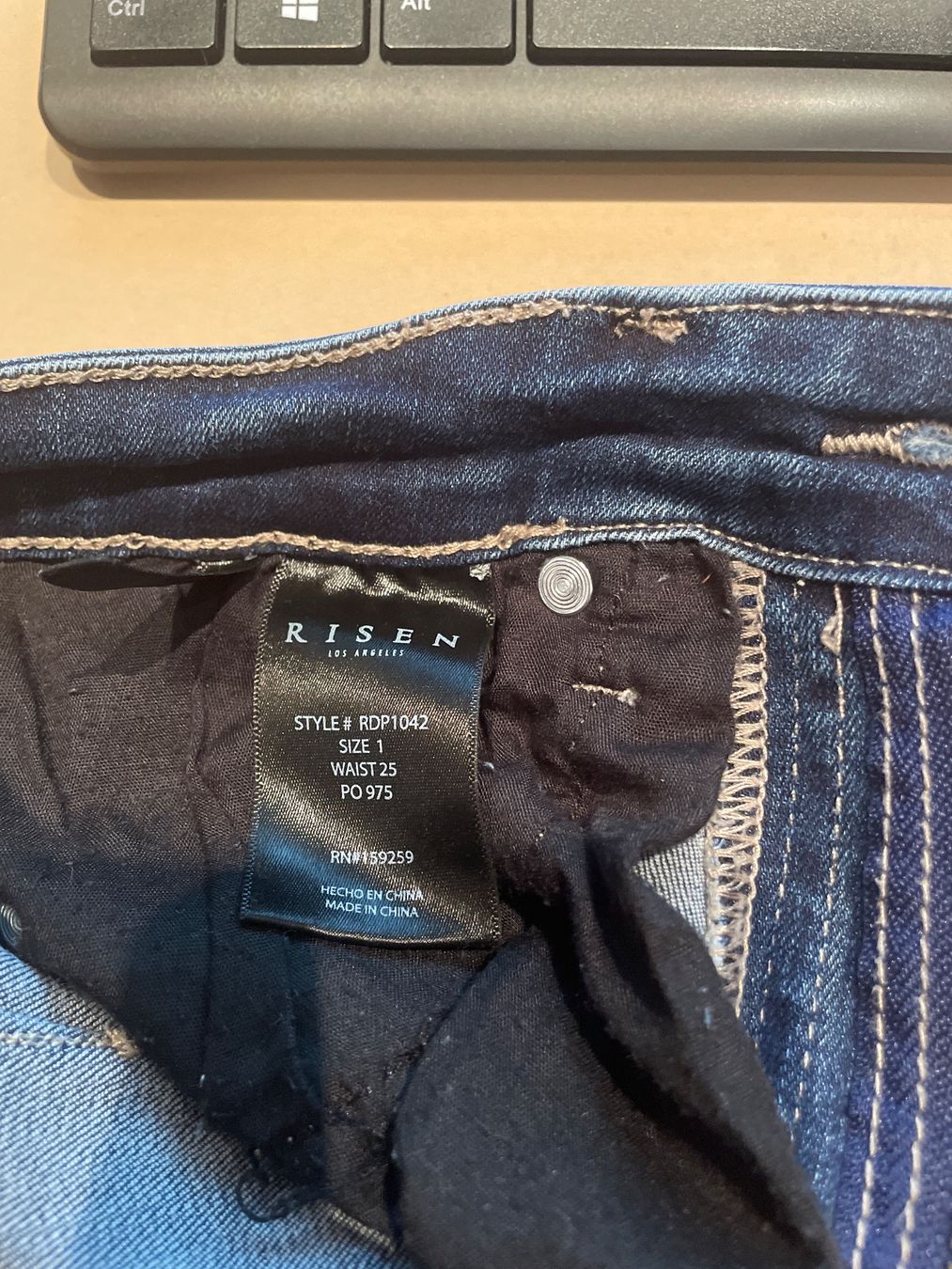 Pantaloni: Risen Damenjeans Schlaghose Gr. 25 – Usato da Wollerau venduto da Poschro68 2