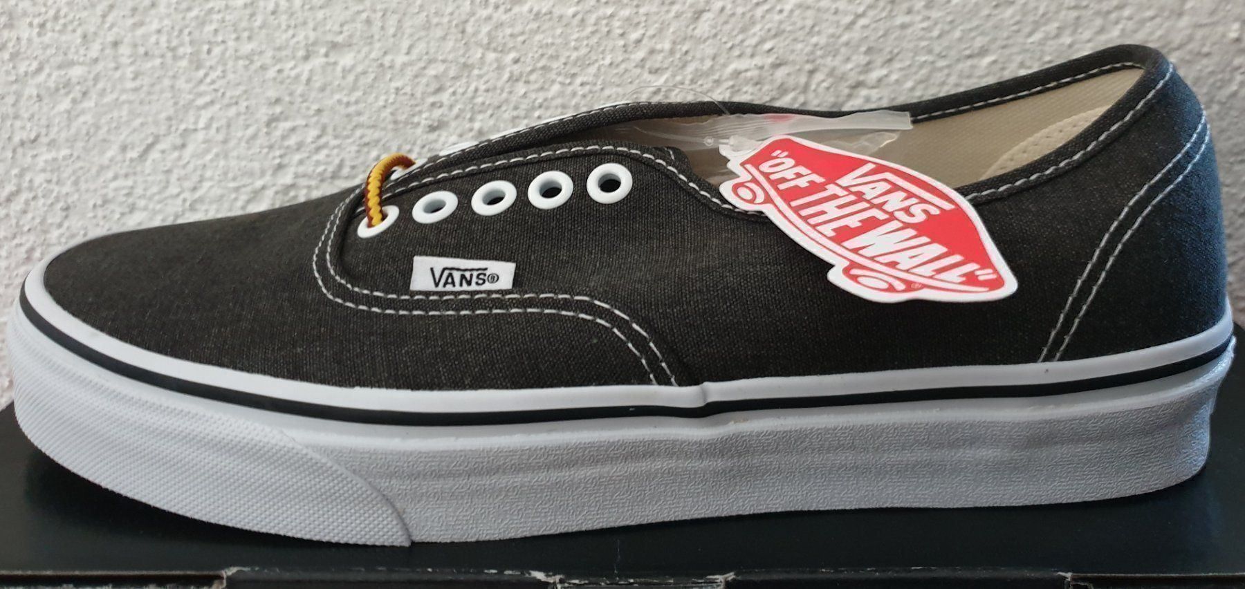 Vans Herrenschuhe: Vans Authentic Gr. 44,5 – Neu und originalverpackt aus Herisau von dku_85hh