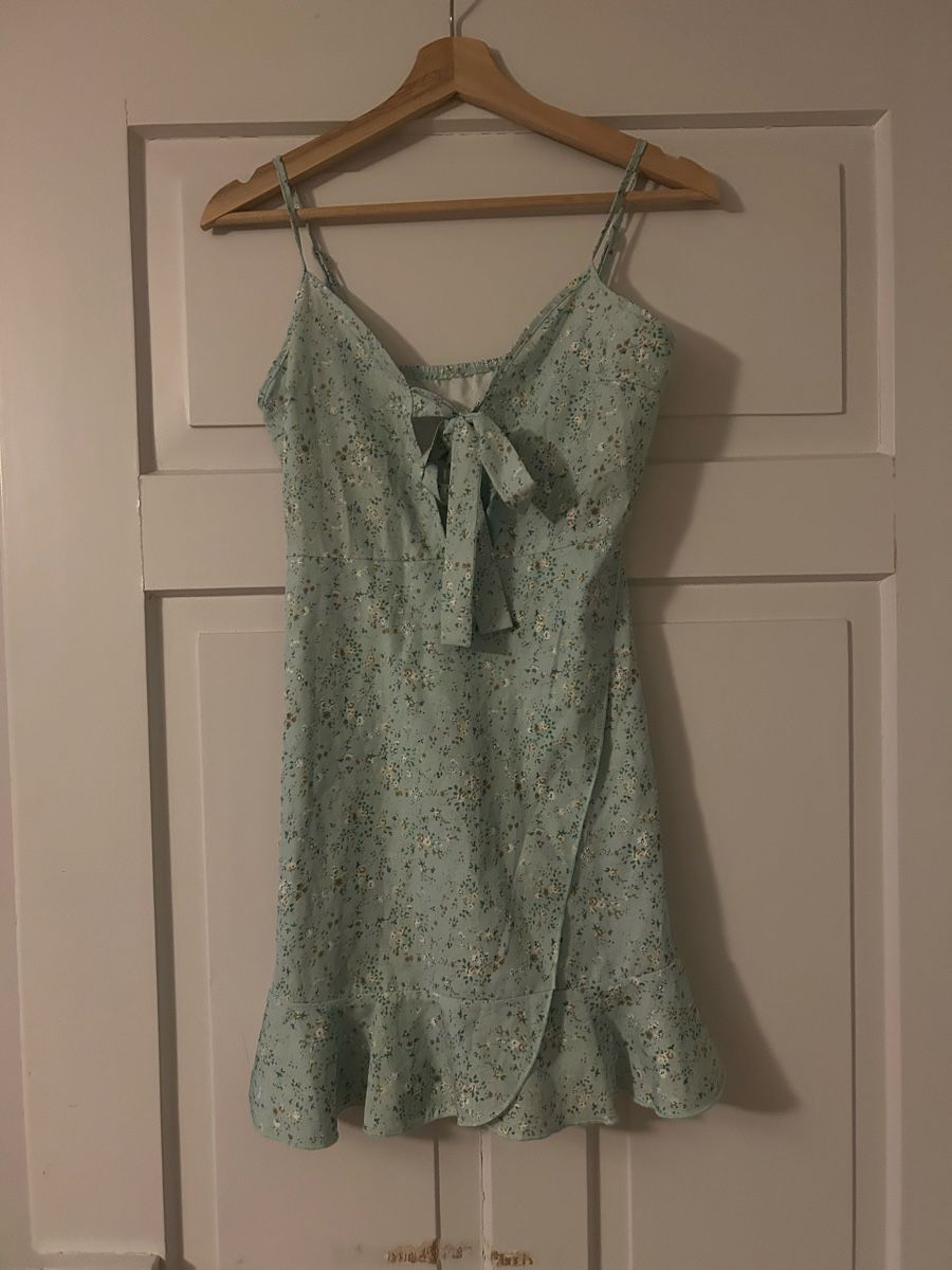 Shein Vestiti: Blumenkleid mit Bindedetail Grösse S mit Reisverschluss – Usato da Frauenfeld venduto da jae_vs6j