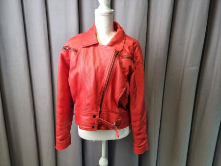 rote Lederjacke