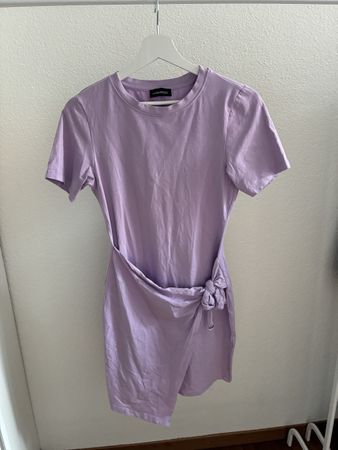 Robe Even&Odd violet clair avec nœud état comme neuf
