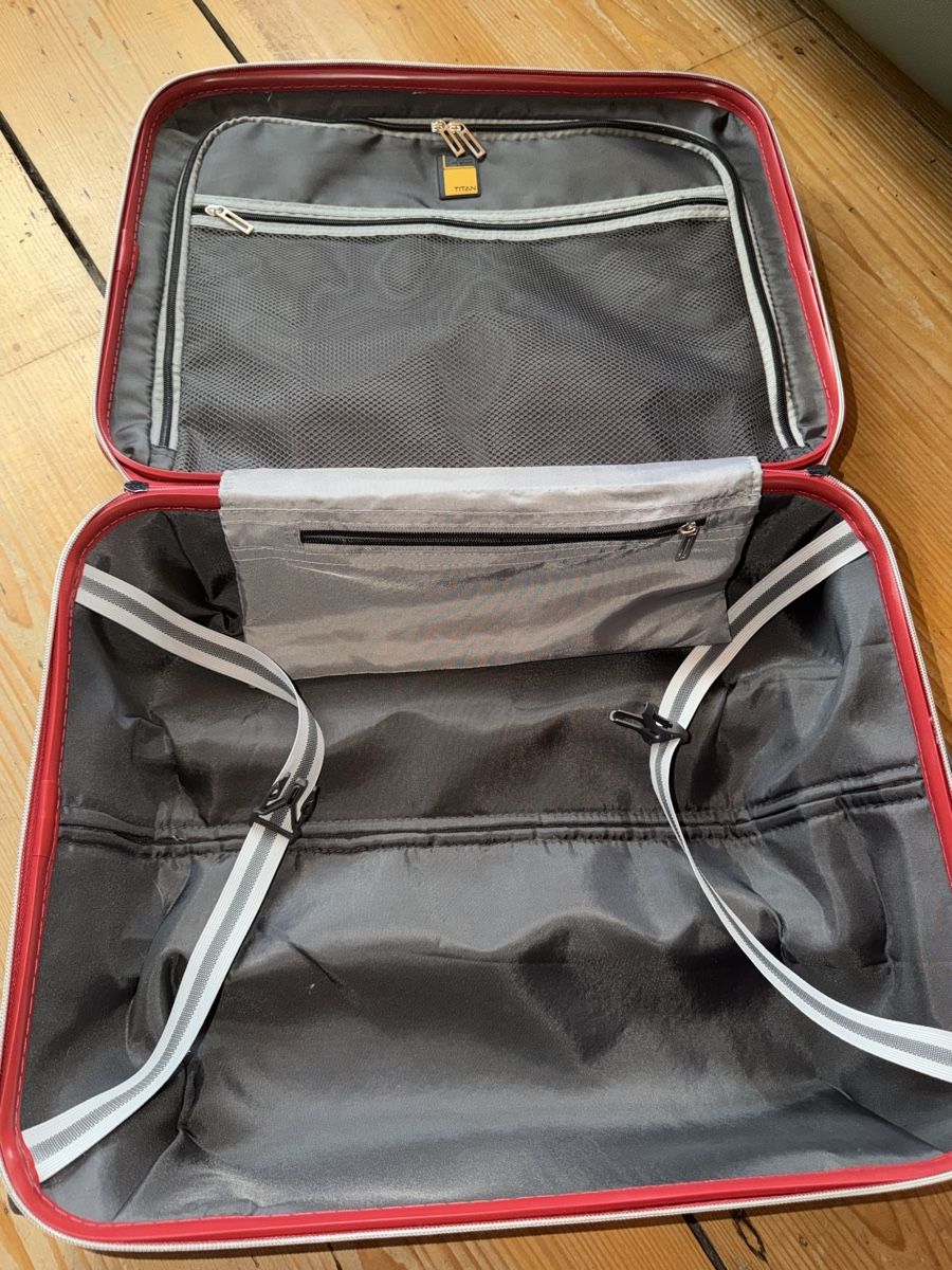 Valises de voyage: Titan Reisekoffer – D'occasion à Pfäffikon ZH par lenaviktoria 4
