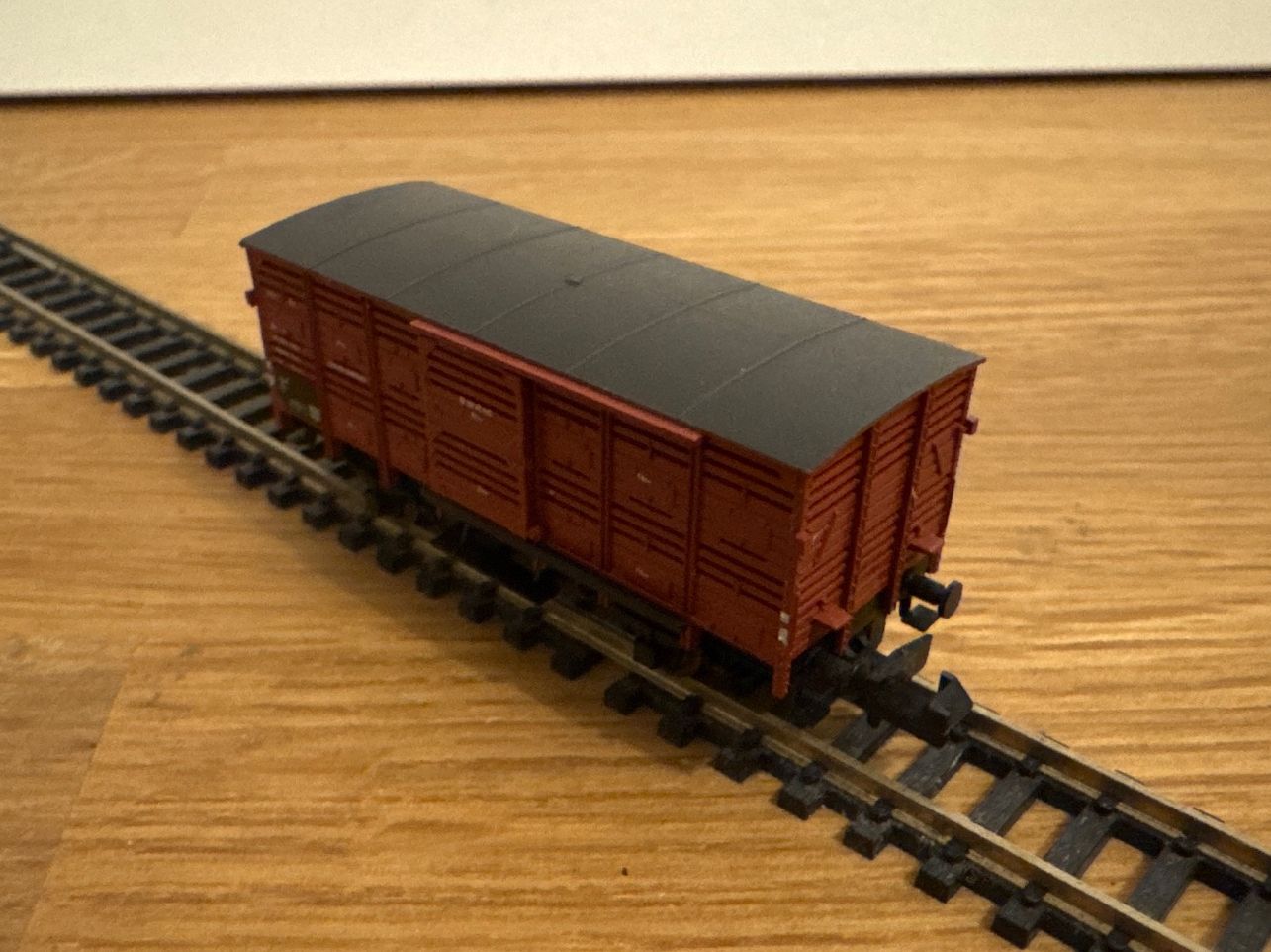 Fleischmann Modellini di ferrovie: Fleischmann 8354 Gedeckter Güterwagen – Nuovo (secondo la descrizione) da Schlierbach venduto da Look8 1