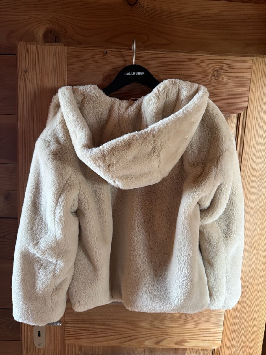 Zara Jacken: Faux Fur Jacket beige Zara Basic size S  – Neu (gemäss Beschreibung) aus Pfäffikon SZ von sophia.koch 3