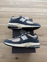 New Balance M2002R