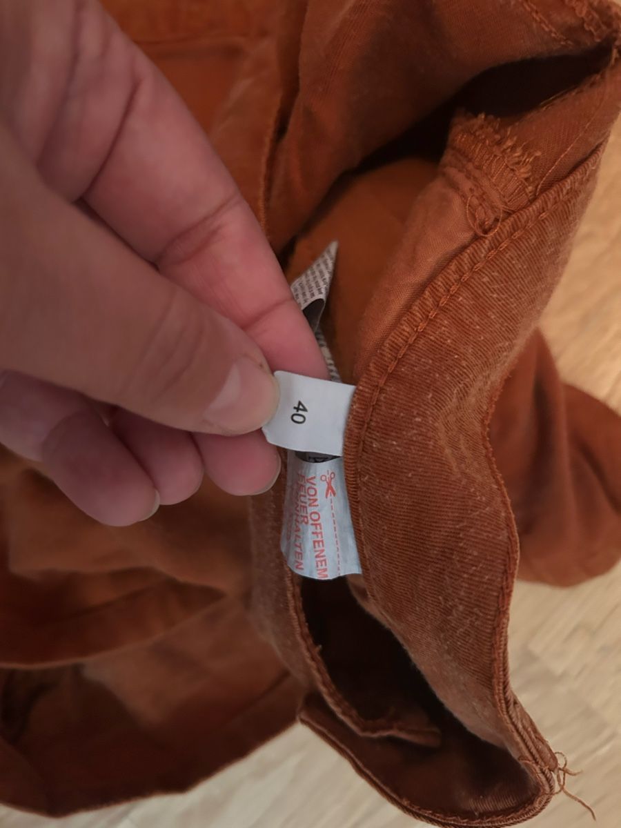Pantaloni: Short brun Twintip – Usato da Daillens venduto da guisepa 3
