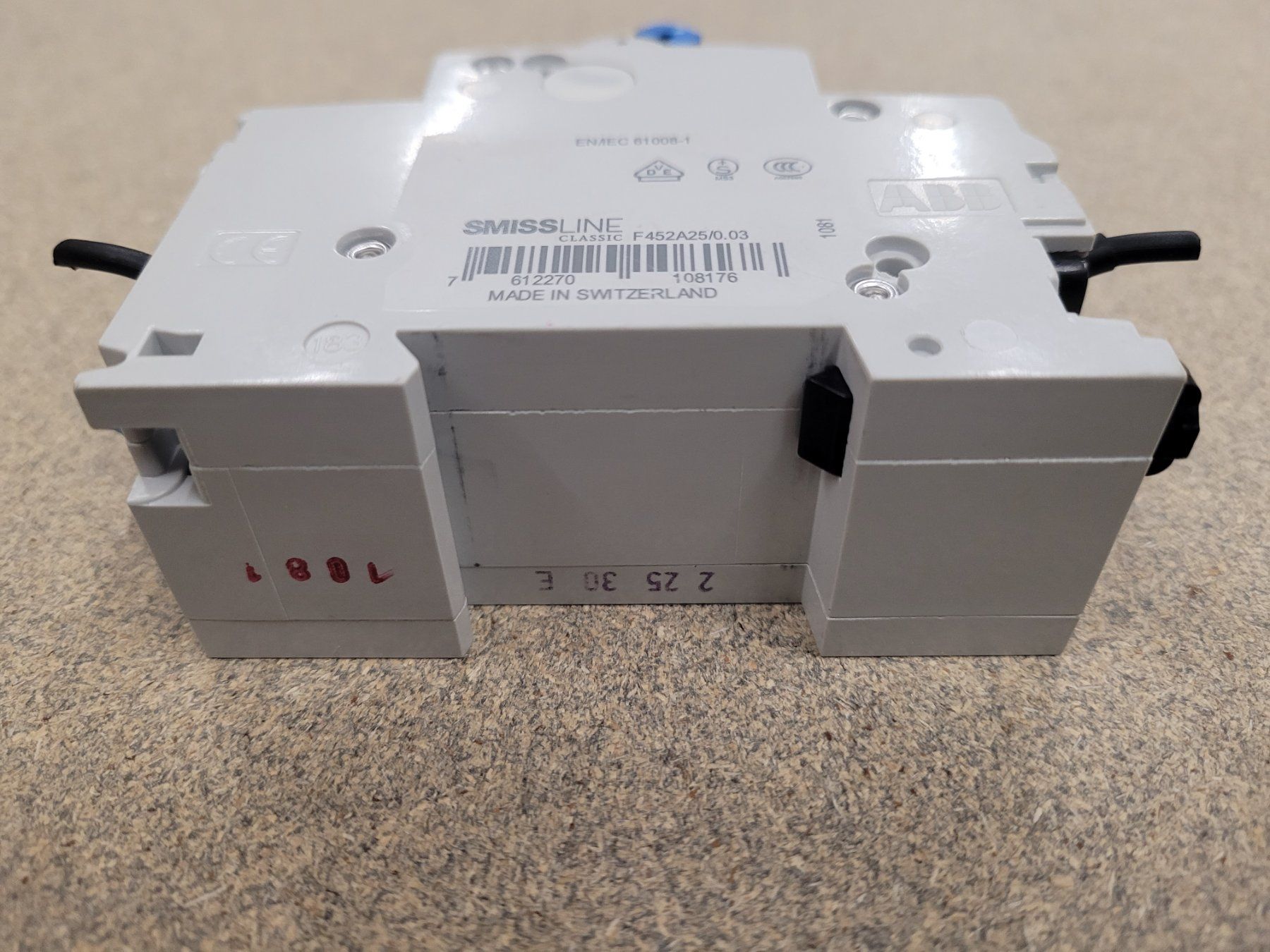 ABB Stromzufuhr: ABB Swissline FI F452 A25 – Gebraucht aus Vitznau von Night-Fire
