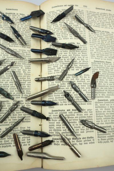Penna & Evidenziatori: Sammlung alter Schreibfedern – Usato da Volketswil venduto da brockipfannenstil 4