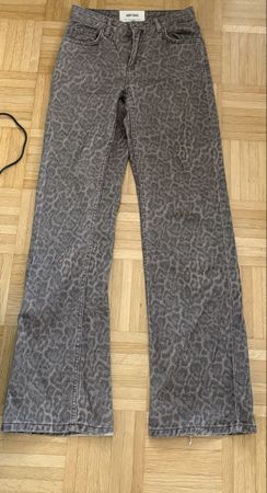 Jeans Strteen Damen Grösse 32 Leo-Muster guter Zustand