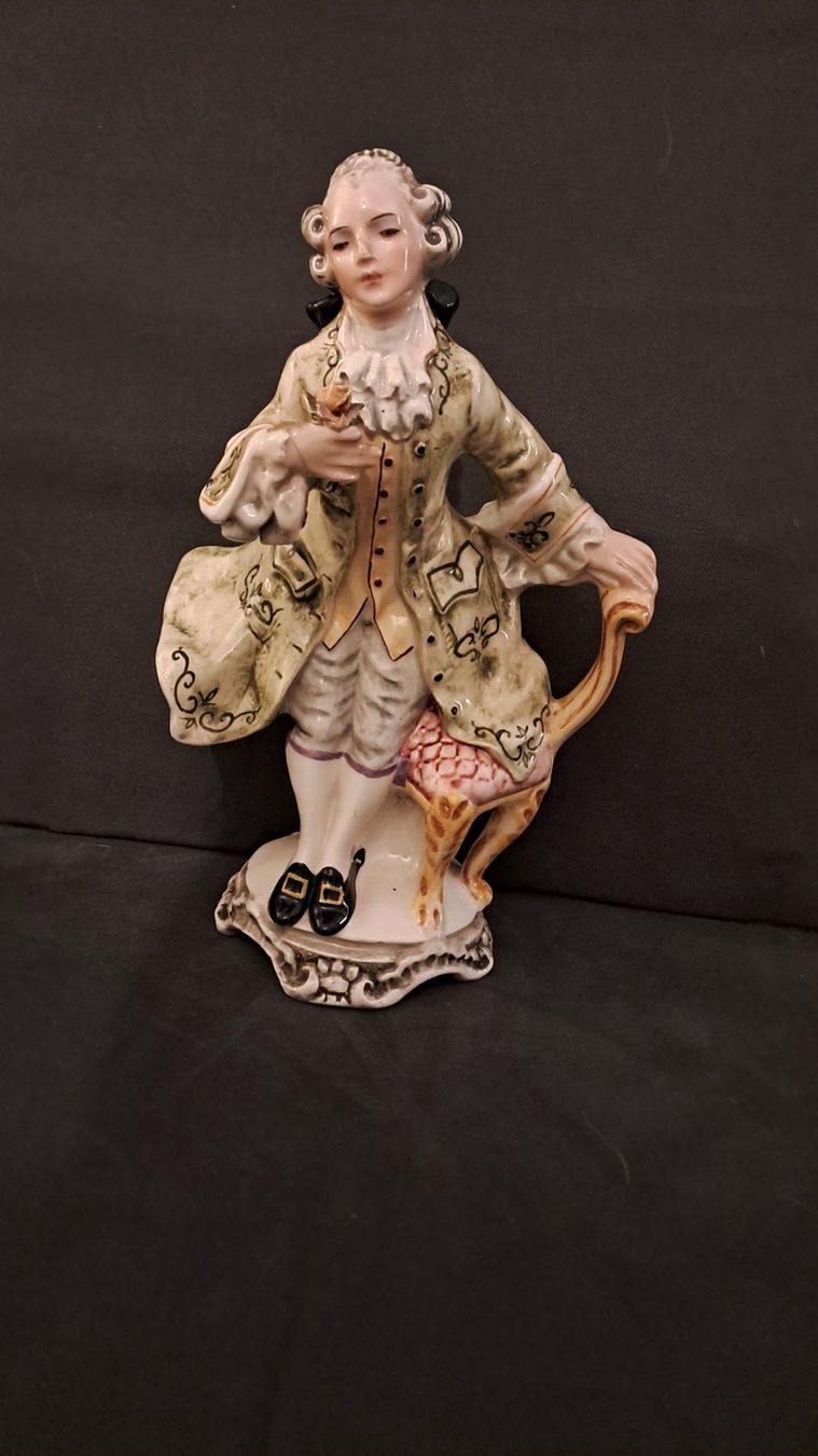 Statuette: Cevallier Porzellan Figur – Usato da St. Gallen venduto da Naomi290485