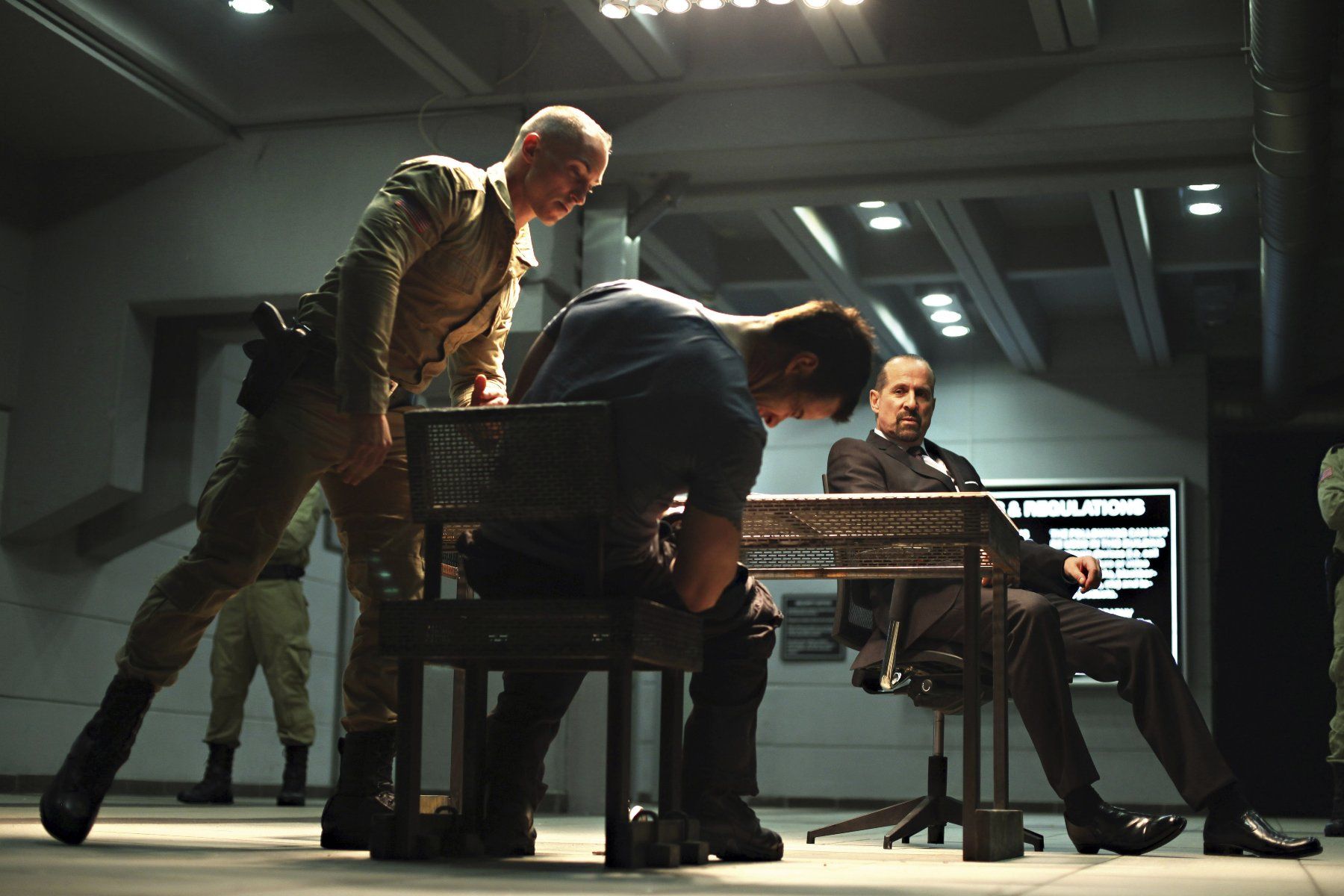 Tutti i DVDs: Lockout - MS One: Maximum Security (2012) Guy Pearce/Blu-ray – Usato da Volketswil venduto da cinephilia 4