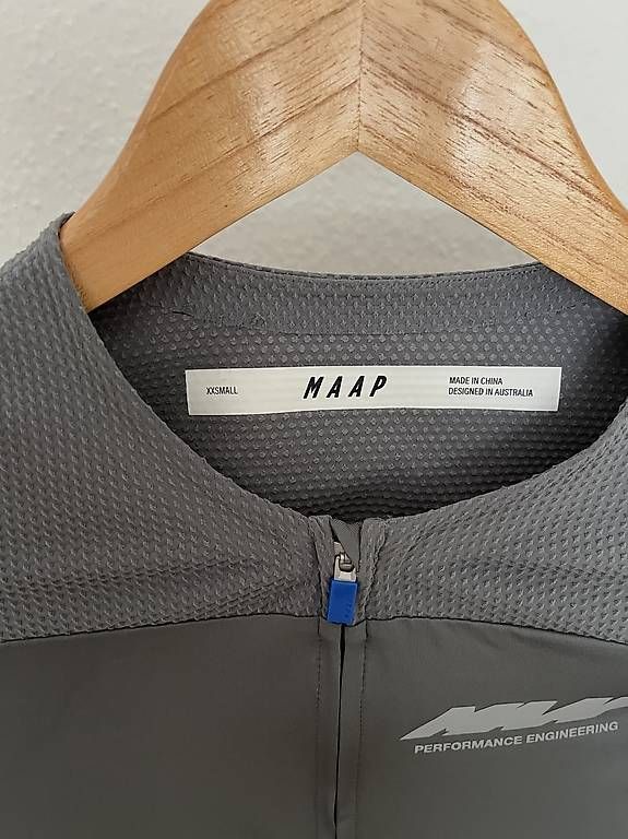 Leibchen & Hosen: Maap Eclipse Pro Race Jersey – Neu (gemäss Beschreibung) aus Mettmenstetten von dan_b96n 2