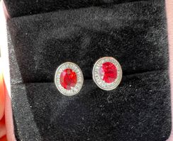 Ohrstecker in 18k Gold mit natürlichen Saphiren u. Diamanten