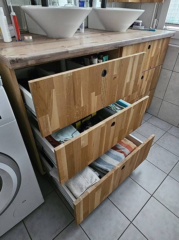 Cassettiere: Schubladenmöbel Badezimmer Eiche Massiv – Usato da Visp venduto da Dhollaender 1