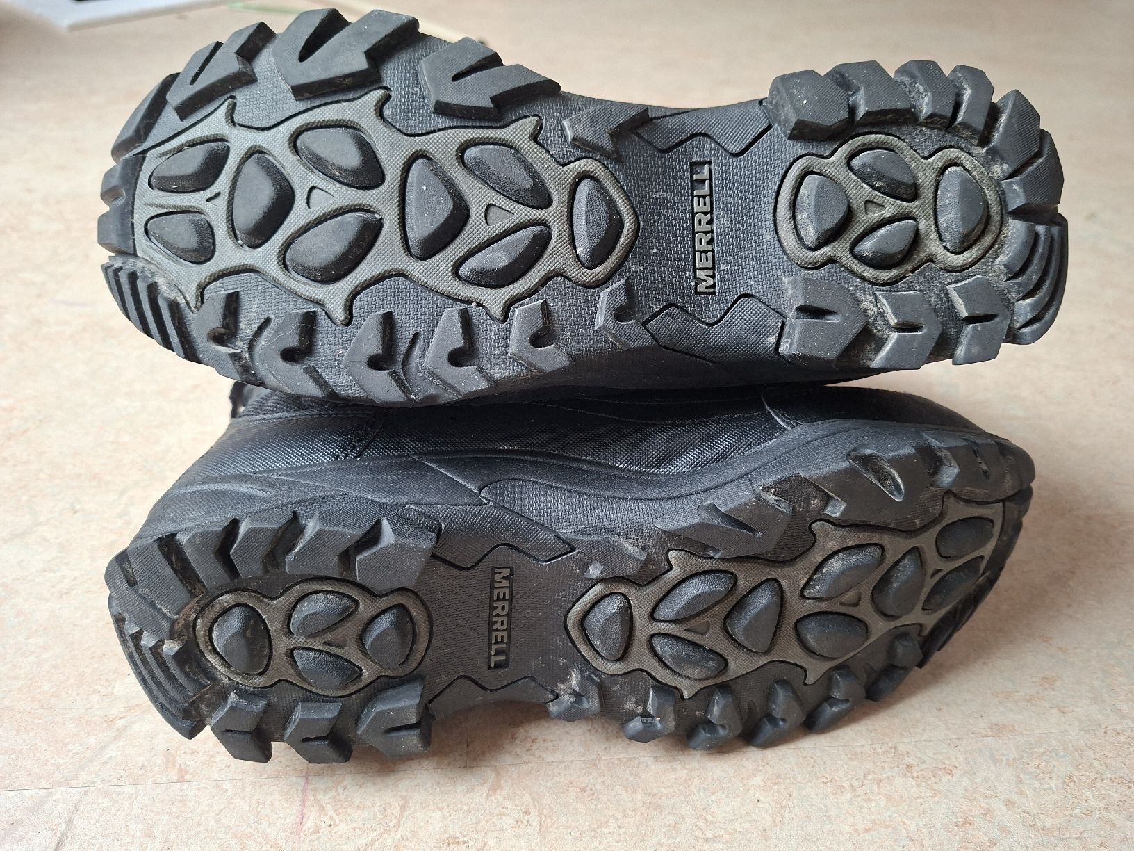 Merrell Scarpe da uomo: Merrell Wanderschuhe Gr. 46 Schwarz Top Zustand Warm – Usato da Klingnau venduto da vollmond36 4
