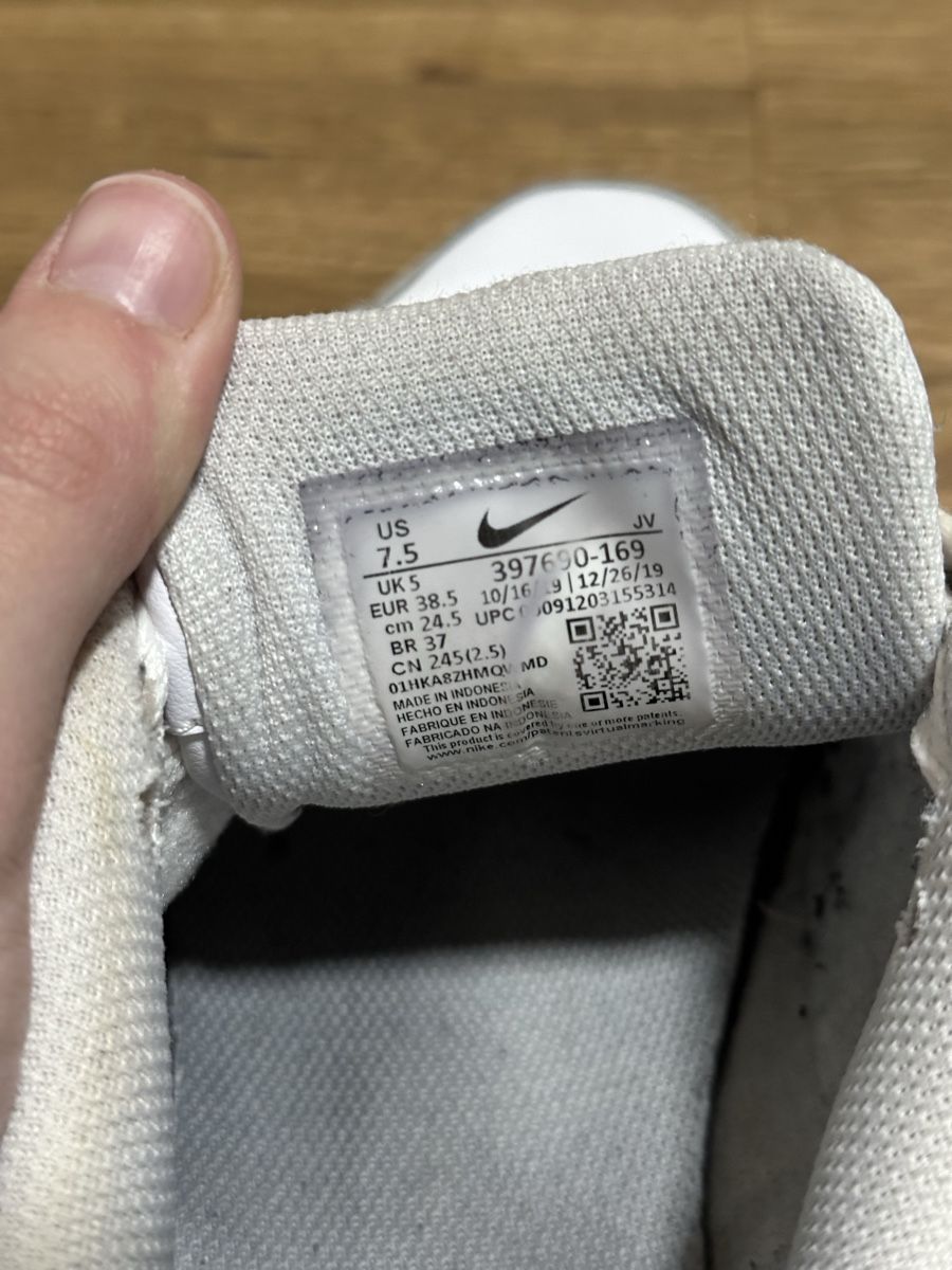 Nike Scarpe da donna: Nike Air Max Command Gr. 38.5 – Usato da Basel venduto da Zekoo. 3