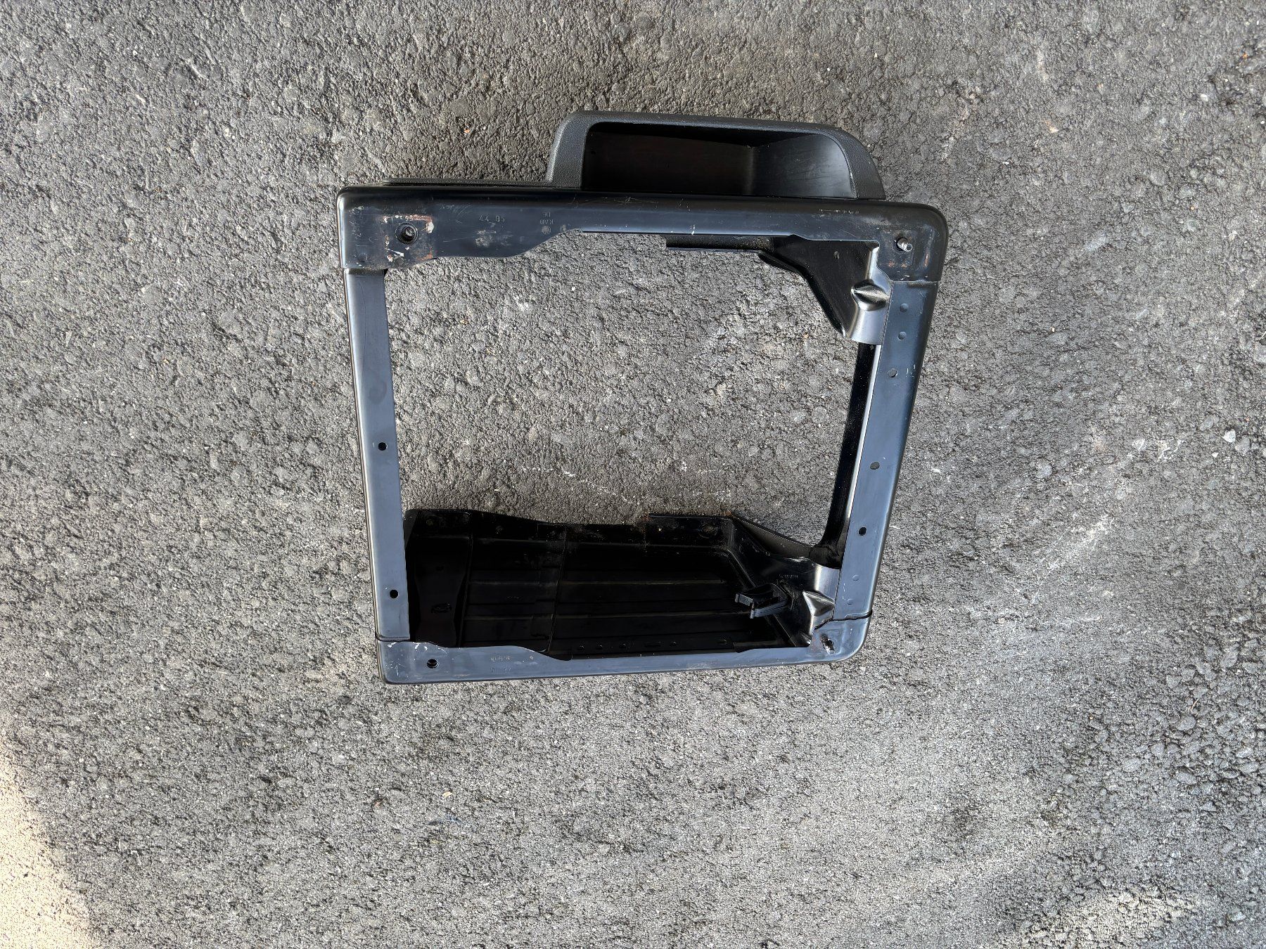 VW Tutti pezzi di ricambio auto: VW T5 Sitzkonsole – Usato da Gams venduto da mir_n5kk 2