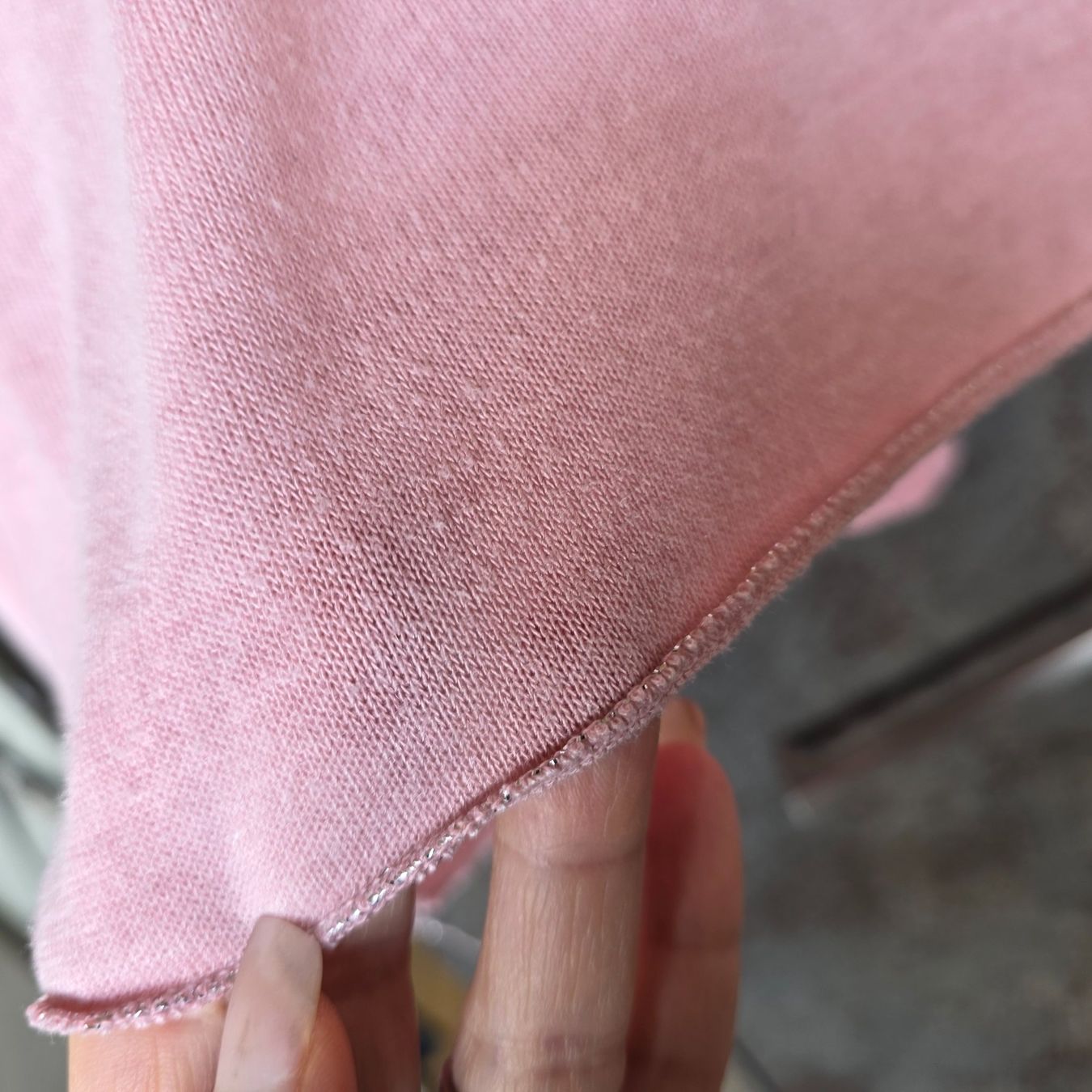 Pullover & Sweatshirts: 🐸 ROSA VISKOSE PULLOVER L MIT SILBERRAND – Gebraucht aus Môtier (Vully) von Frogs 2