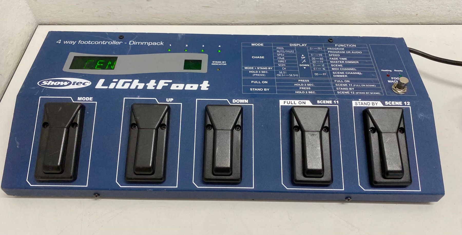 Strumenti musicali: Showtec Lightfoot 4 Fußcontroller mit 4 Kanälen, 2 x Bulgin – Usato da Niederdorf venduto da LeptonAG 2