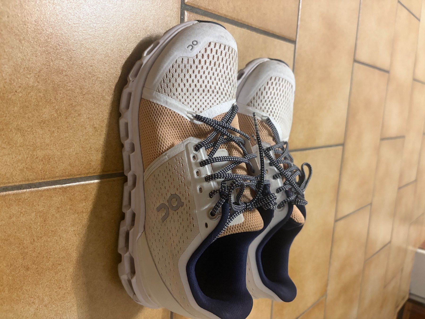 On Scarpe da uomo: On Turnschuhe – Usato da Basel venduto da mel_lp5v 1