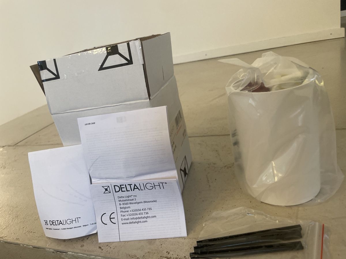 Kronleuchter & Deckenlampen: Deckenlicht Deltalight 279 72 20 w weiss – Neu und originalverpackt aus Ottikon von sq01