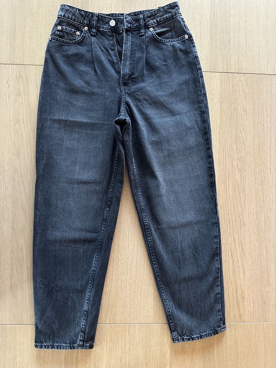 H&M Jeans: H&M - jeans noir taille haute - Taille 36 – Gebraucht aus Genève von Lucie.hwrth