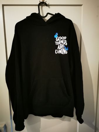 Schwarzer Hoodie mit Print - Good Things Coming - XL