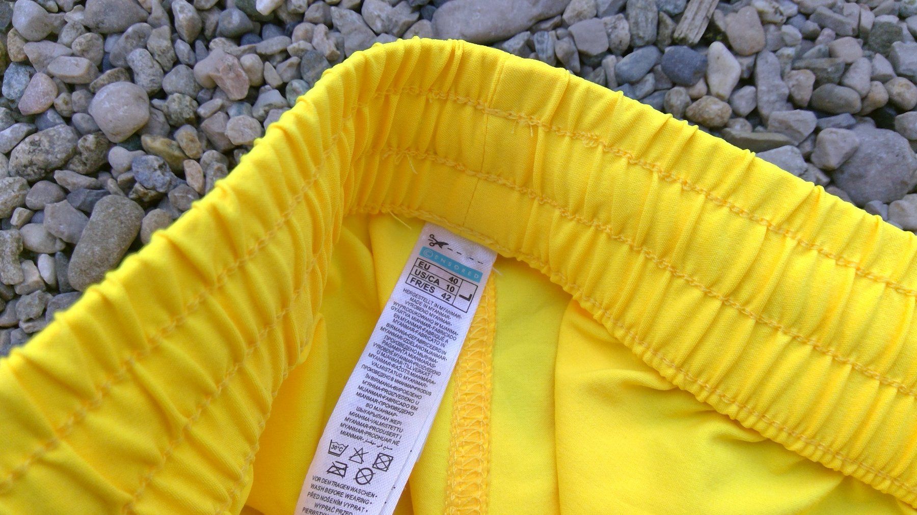 Hosen: Short jaune de bain CENSORED, taille 40, polyester 90% élast – Neu und originalverpackt aus Agiez von chouchanelle 2