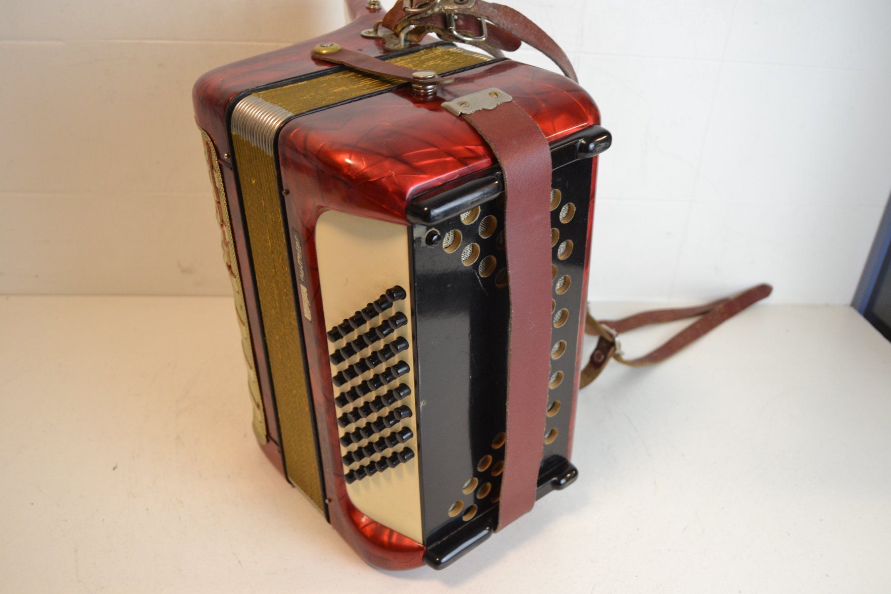 Hohner Strumenti musicali: Akkordeon chromatisch Hohner Concerto I – Usato da Zürich venduto da Brockito 8