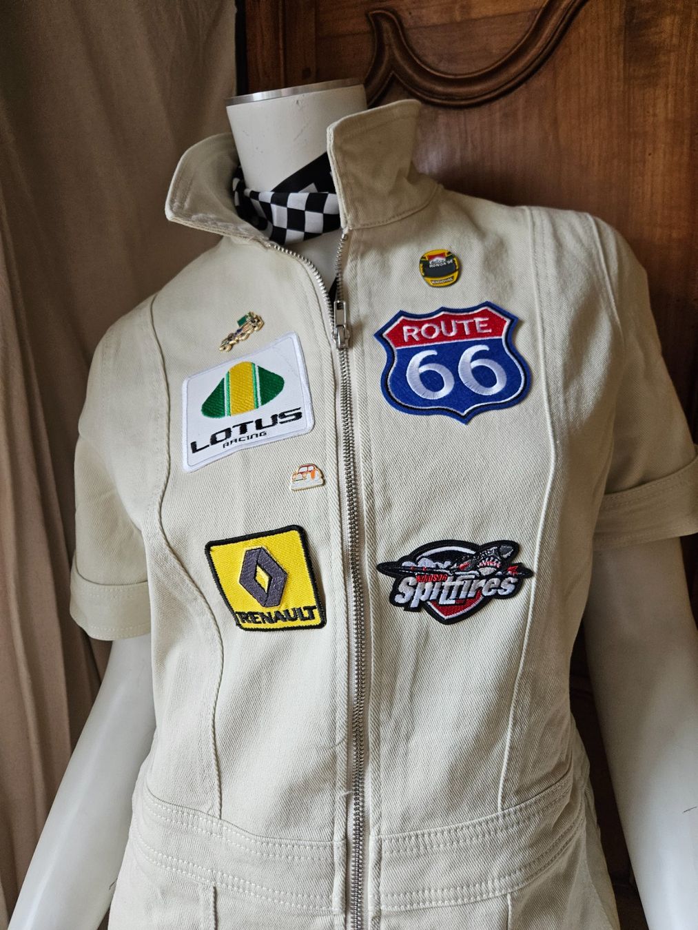 Tute: combinaison Pilote esprit vintage  course automobile – Nuovo e nell'imballaggio originale da Thônex venduto da lacomtessedesfees 1