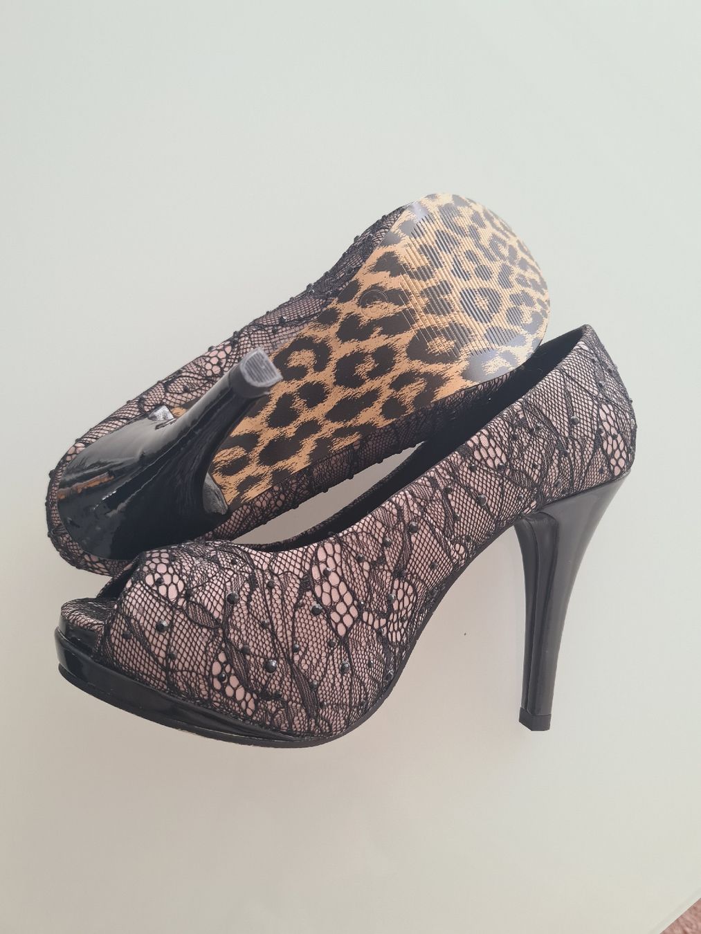 Scarpe da donna: Absatzschuhe mit Spitze, Gr. 36 – Nuovo (secondo la descrizione) da Zollikofen venduto da melanie057 2