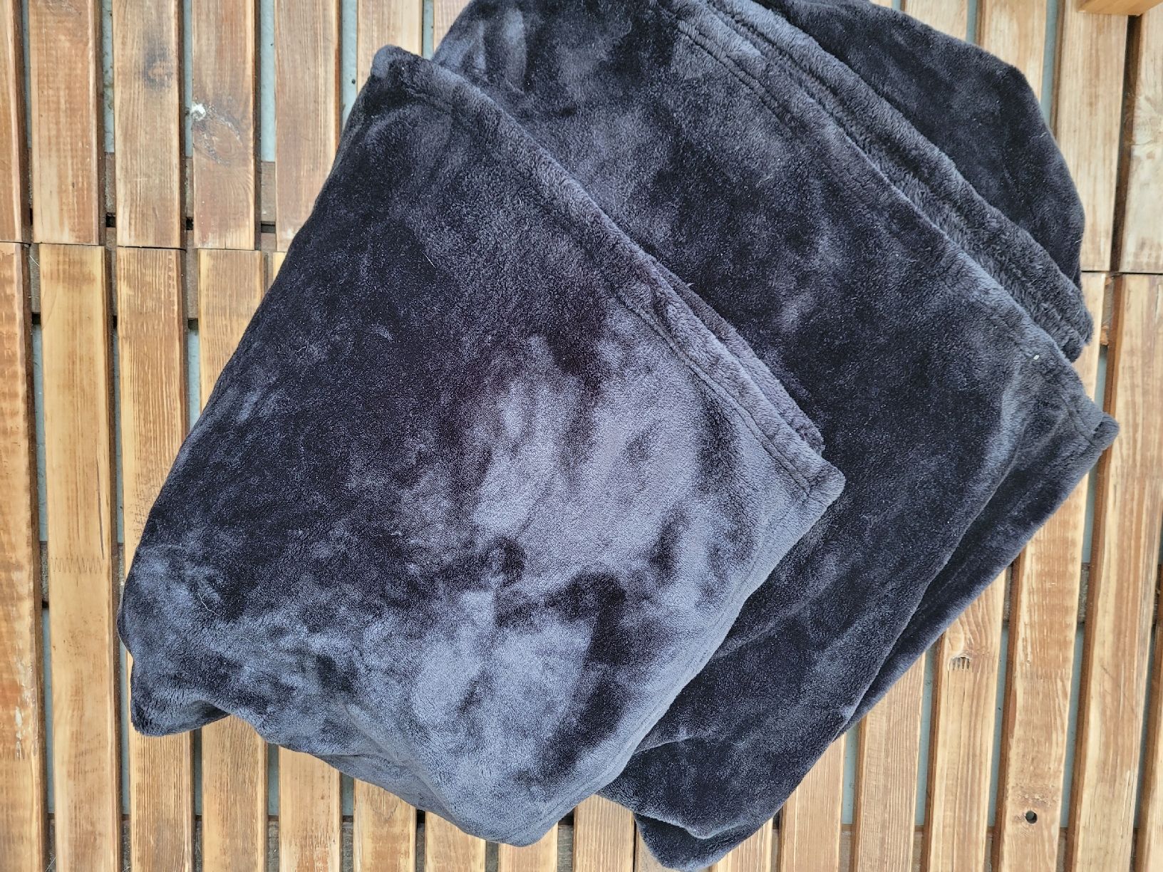 Coperte: schwarze Kuscheldecke 150x220cm – Nuovo (secondo la descrizione) da Münchenbuchsee venduto da Grundel74