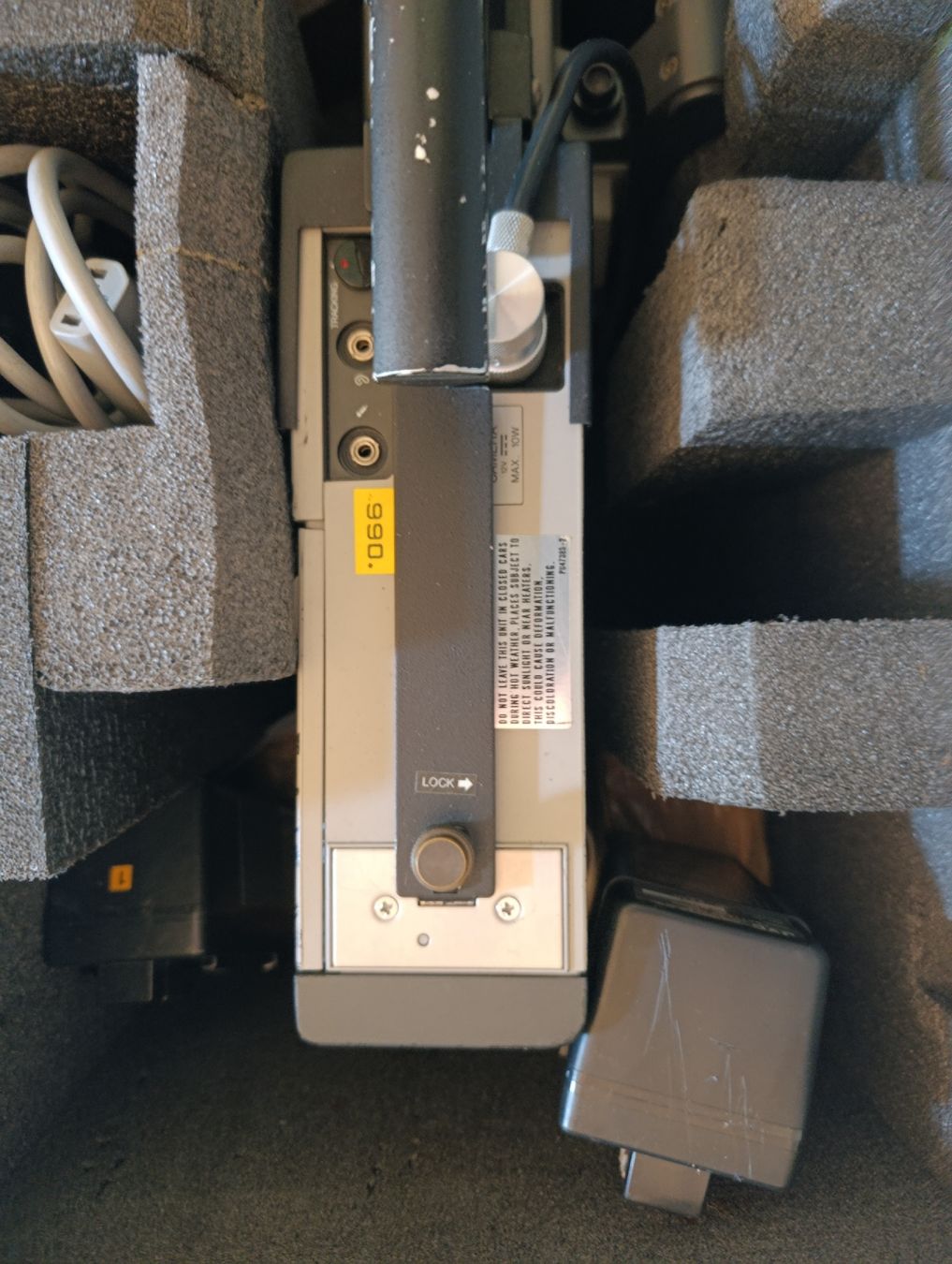 JVC Camcorder: Caméra Vidéo JVC Professionnelle - Vintage et Complète – Gebraucht aus Develier von chr_s2d2 3
