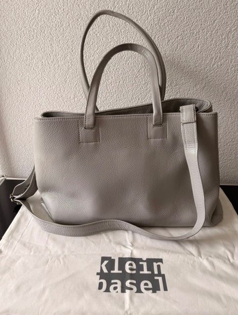 Kleinbasel Borse da donna: Handtasche Kleinbasel, hellgrau, Swiss Made – Usato da Worb venduto da Soben