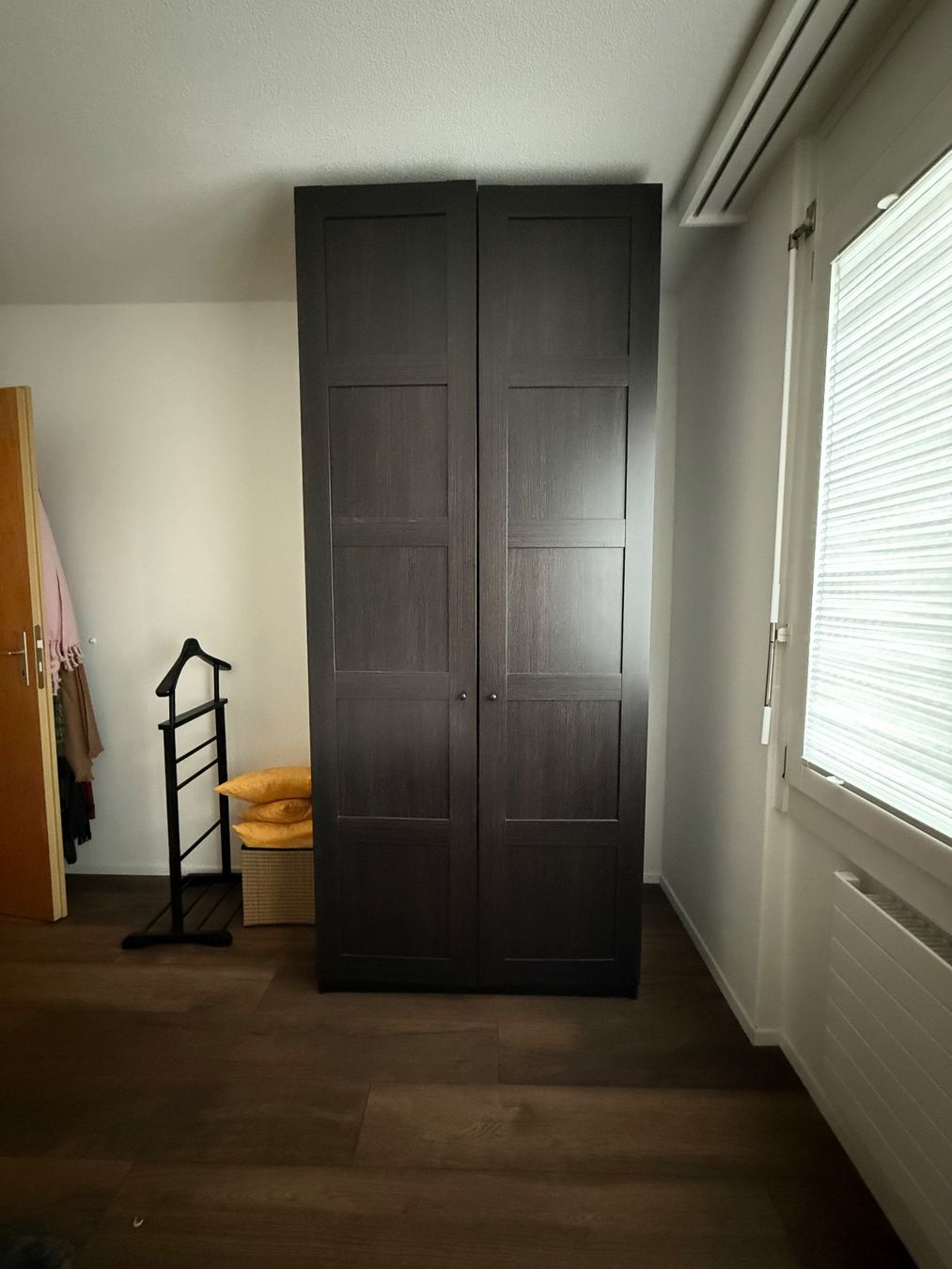 Ikea Armadi: Kleiderschrank – Usato da Belp venduto da carstenbern
