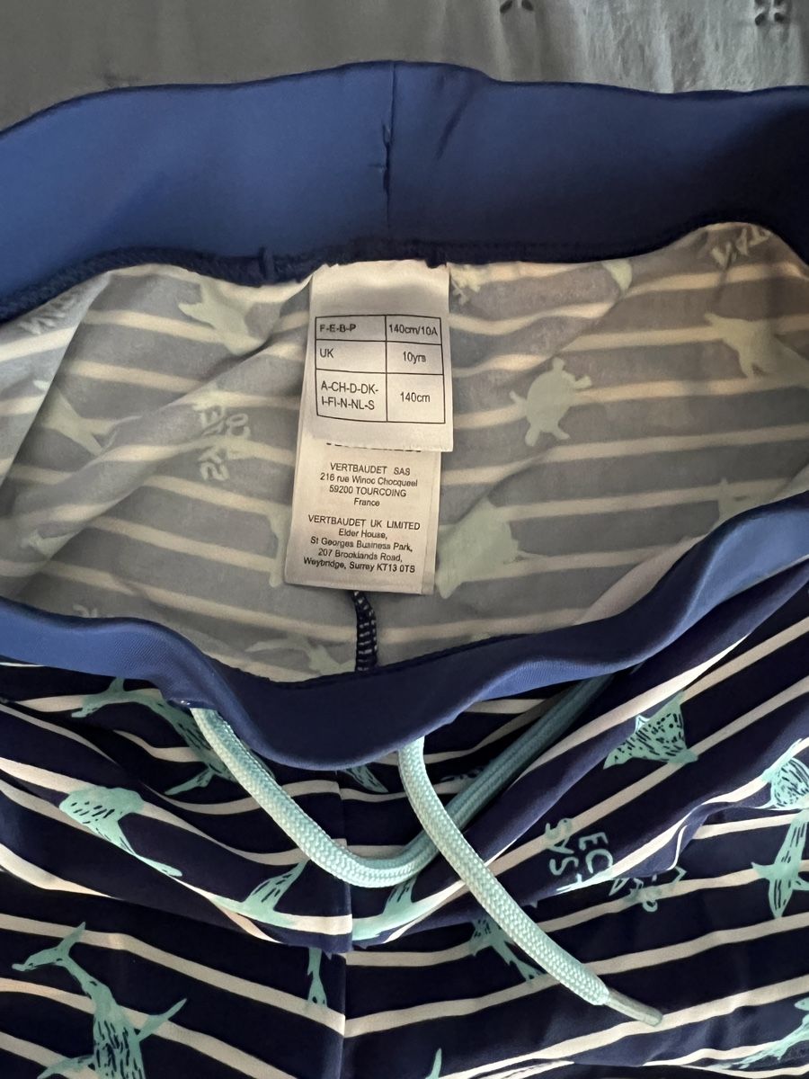 Costumi da bagno: 2 Badehosen Gr. 140 vertbaudet & Migros – Usato da Aarau venduto da Tam6 1