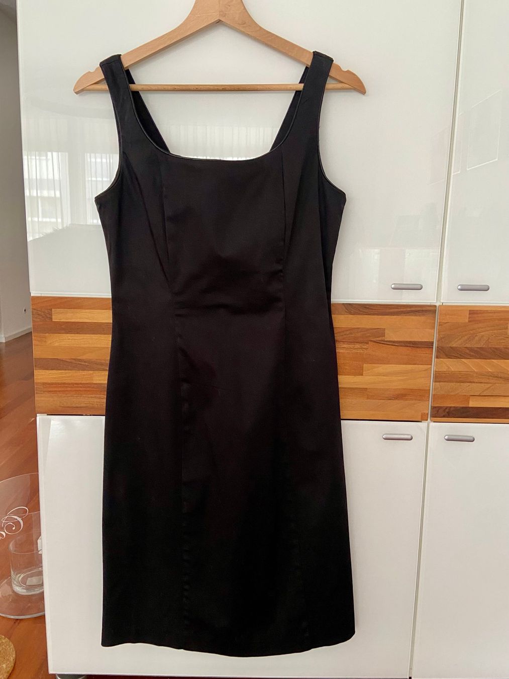 Vestiti: Exklusives Bugatti Cocktail-Kleid Gr. 36, schwarz – Usato da Ehrendingen venduto da chippy1996
